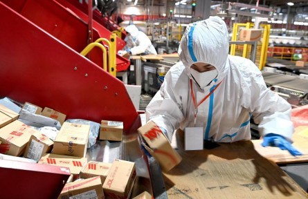 新冠病毒“物傳人”風(fēng)險(xiǎn)多大？如何防范？