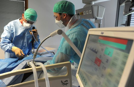 科技名詞 | 體外膜氧合器 extracorporeal membrane oxygenerator，ECMO