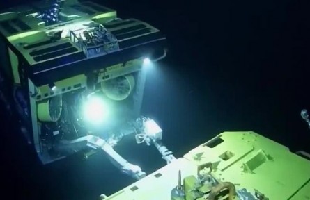 【大國工匠】韓超：千里潛行 逐夢深海