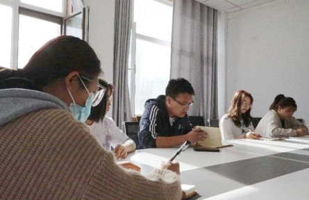 “90后”返鄉(xiāng)創(chuàng)業(yè)青年：一根網線連接小城和世界