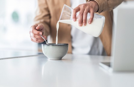 辟謠 | 小眾奶占領(lǐng)市場，它們真的比牛奶好嗎？