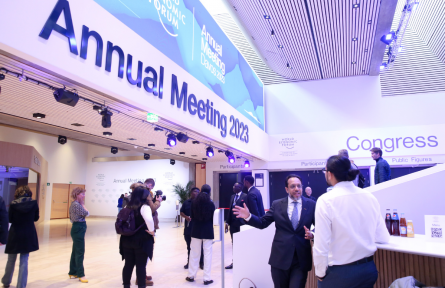 世界經(jīng)濟(jì)論壇年會(huì) World Economic Forum Annual Meeting