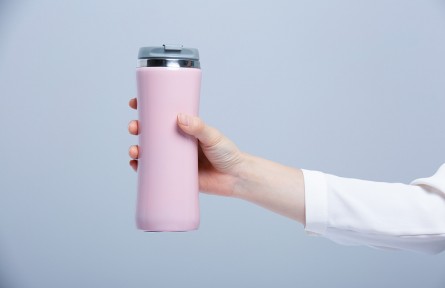 辟謠 | 保溫杯泡茶有毒還致癌？聽聽食品安全專家怎么說