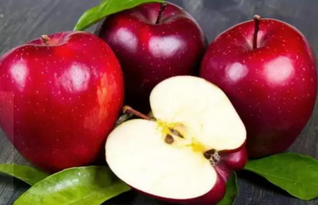 每天適量吃煮熟的蘋果，堅(jiān)持一段時(shí)間，或有“4個(gè)甜頭”悄然而至