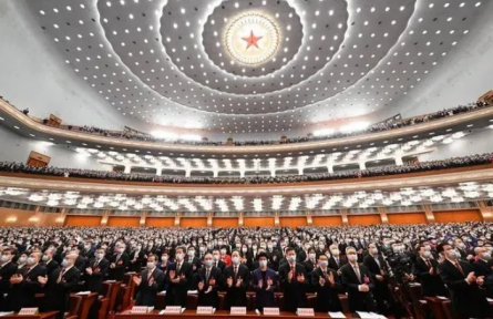 政府工作報(bào)告極簡(jiǎn)版來了！只有700字