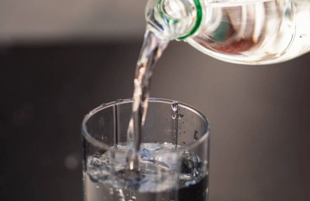 辟謠 | “蘇打水”算健康飲品嗎？兩類人不建議喝