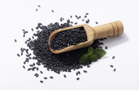 辟謠|吃黑芝麻能讓白發(fā)變黑？