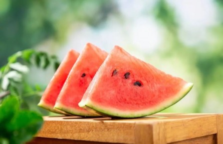 隔夜西瓜還能吃嗎？夏天如何健康吃瓜？
