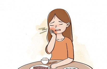 辟謠|口腔潰瘍敷維生素C能治療？