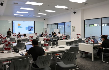 人力資源服務(wù)業(yè)與制造業(yè)融合發(fā)展 integration of HR services with the manufacturing sector