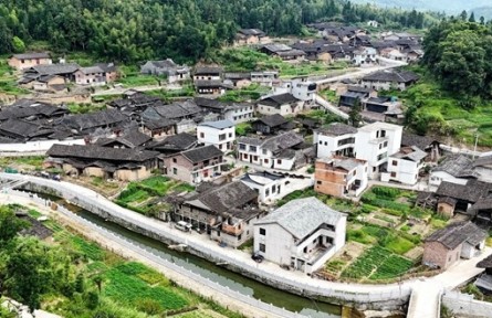 福建寧德蕉城金涵畬族鄉(xiāng)：“三領(lǐng)”實(shí)踐盤活“高山糧倉” 筑牢“幸?？可健?/></a>
<ul><li><a href=